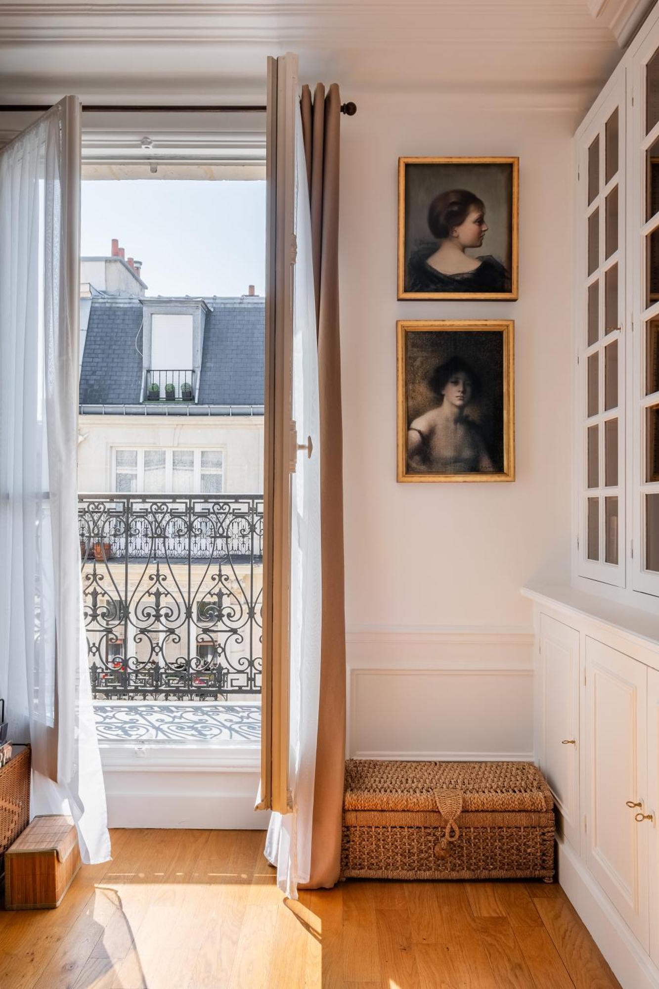 Veeve - Literary Radiance Parigi